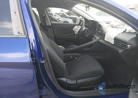 2021 Hyundai Elantra Se z USA, uszkodzony, nr VIN 5NPLL4AG2MH014904